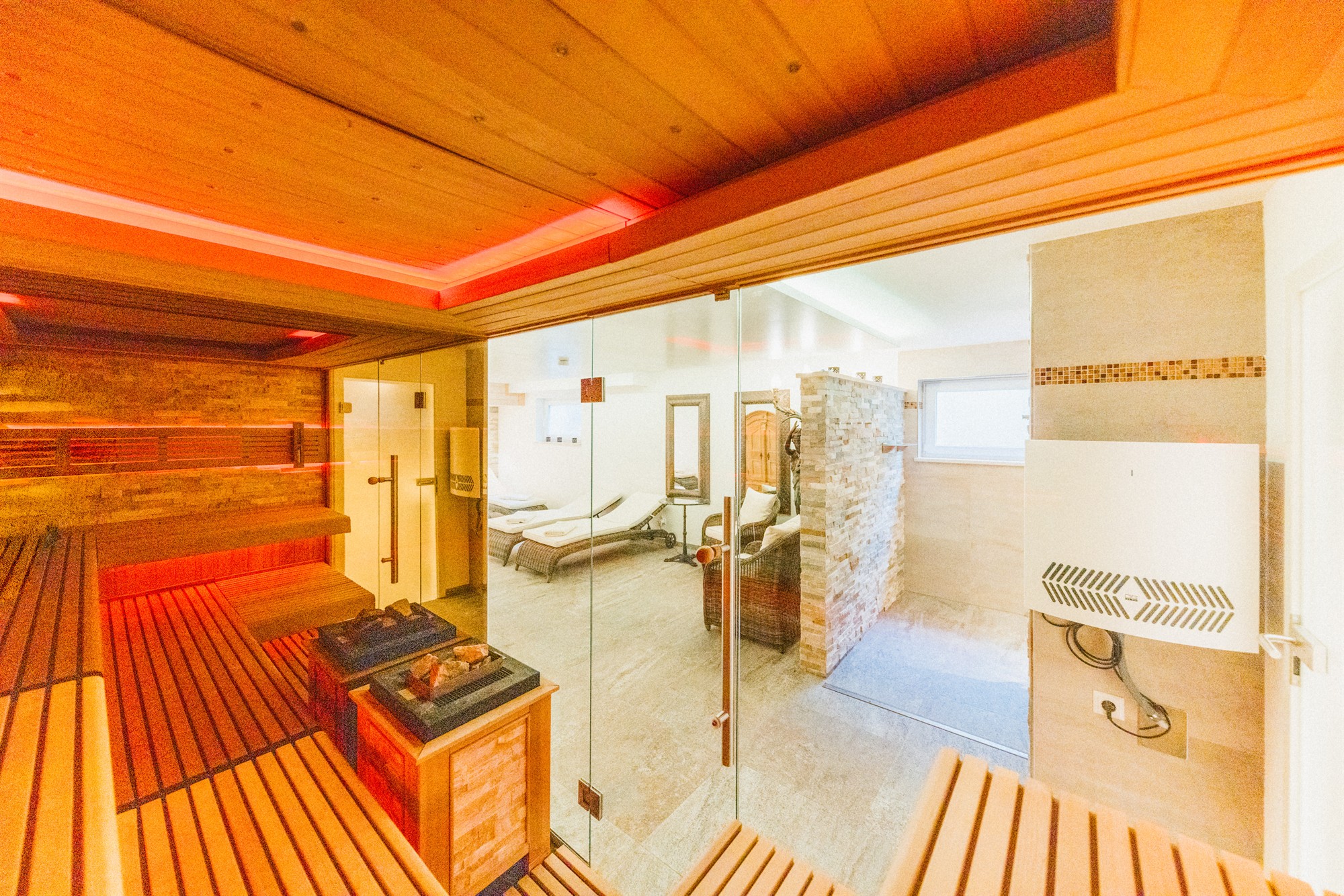 Finnische Sauna mit Ruhebereich